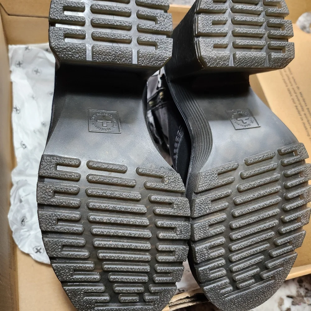 Dr. Martens black Gaya 10i Chunky Heel boots Size US 6. - Picture 7 of 8